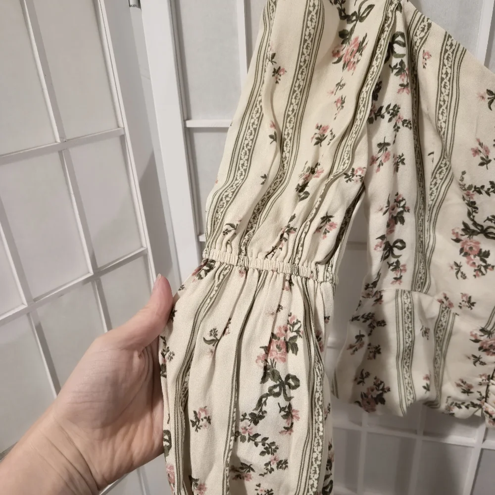 Reformation Floral Cream Green Blouse Top Sz 4 - Picture 8 of 12